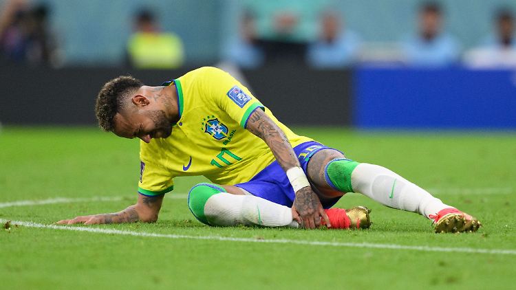 Der Knöchel der Nation heilt schneller als gedacht: Neymar ist offenbar fit für das Achtelfinale der Brasilianer.