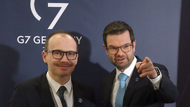 Die Täter im Visier: Justizminister Buschmann (r.) begrüßt seinen ukrainischen Kollegen Denys Maljuska beim G7-Treffen. 