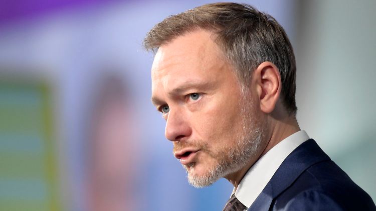 "Wir haben eben auch geschäftliche, in diesem Fall energiewirtschaftliche Interessen, die man verfolgen muss", findet Lindner.