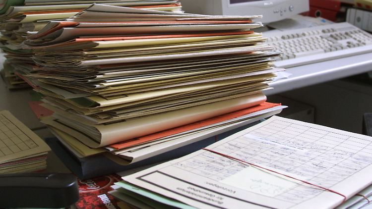 Rund eine halbe Million Vollzeitstellen sind unbesetzt im öffentlichen Dienst. KI könnte einen großen Teil der Aufgaben übernehmen, haben Ökonomen berechnet..