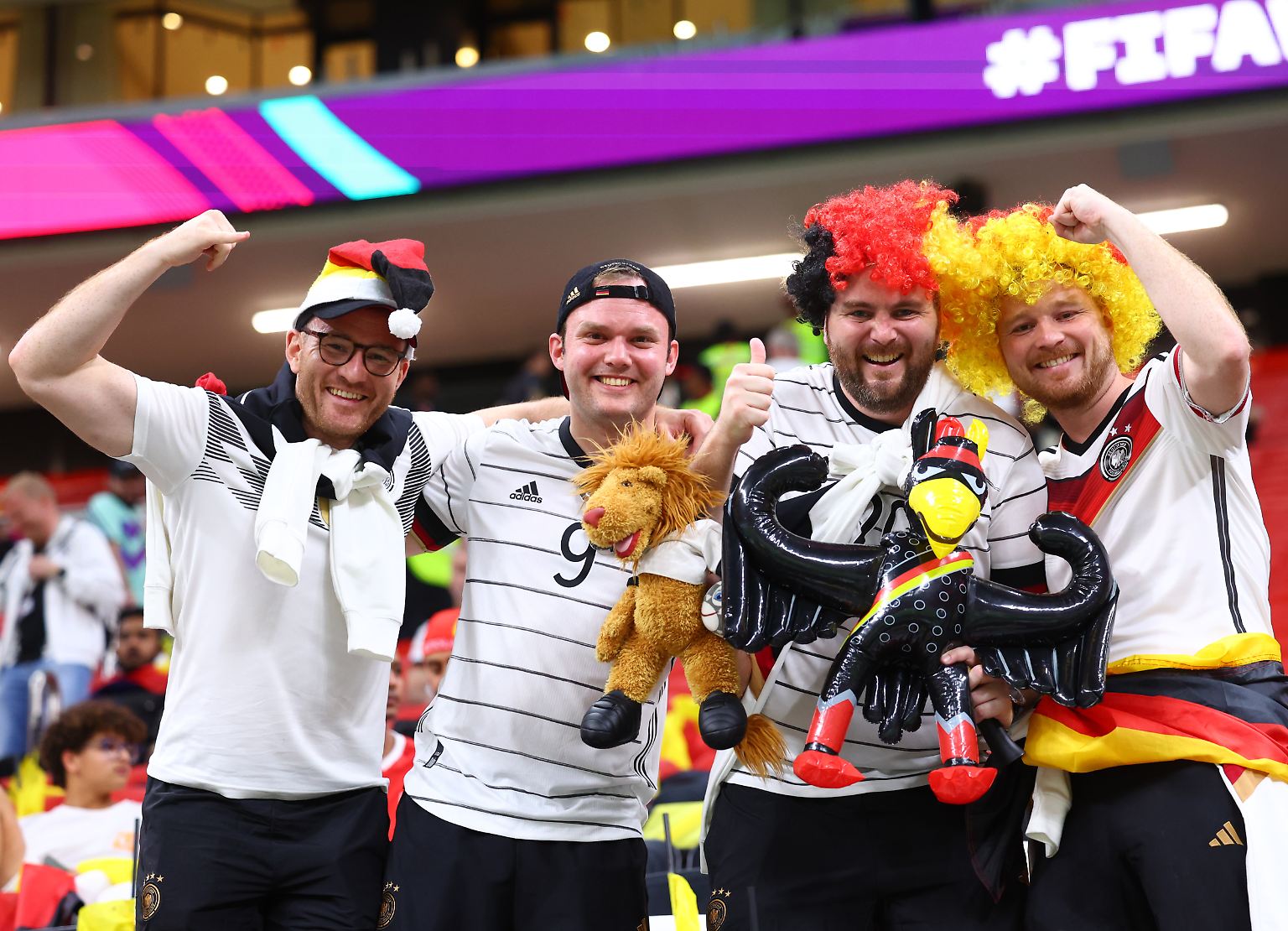 Die Fußball-WM in Katar ist reine Männersache? Wer das denkt, ...