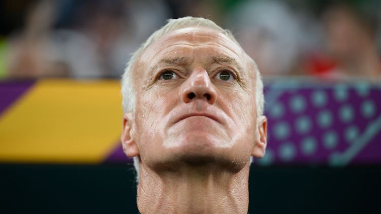 "Wusstest ihr, dass das erlaubt ist?", fragte Didier Deschamps die Journalisten.