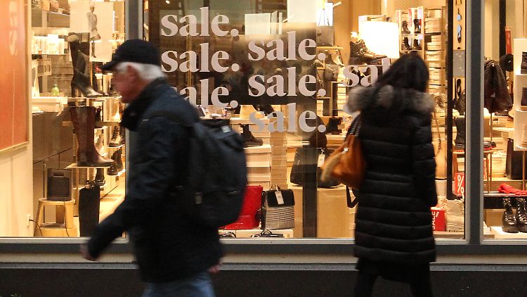 Die "Inflationssense" setzt dem Einzelhandel spürbar zu.