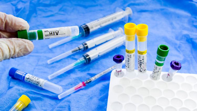 Jedes Jahr am 1. Dezember wird der Welt-AIDS-Tag mit zahlreichen Kampagnen und Aktionen weltweit begangen.