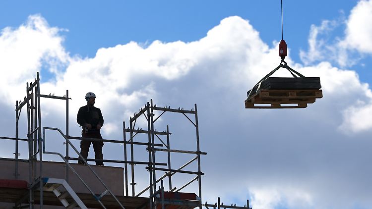 Die Baubranche fordert eine staatliche "Förderkulisse", damit Investoren wieder Interesse am Wohnungsbau finden.
