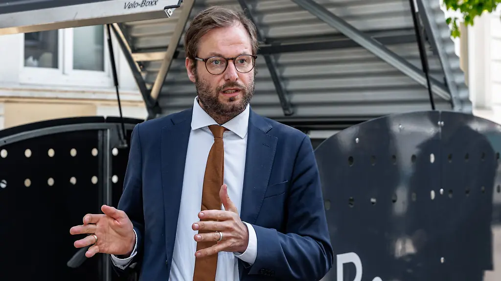 Anjes-Tjarks-Gruene-Senator-fuer-Verkehr-und-Mobilitaetswende-der-Freien-und-Hansestadt-Hamburg