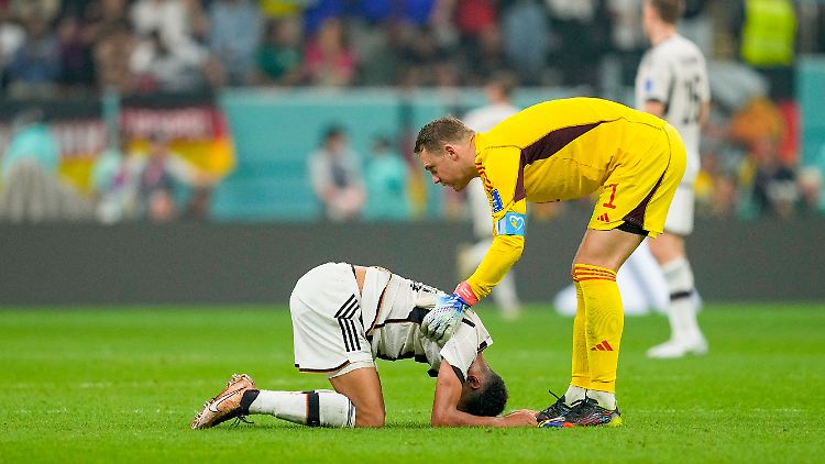 Der deutsche Fußball liegt am Boden, Jamal Musiala auch.