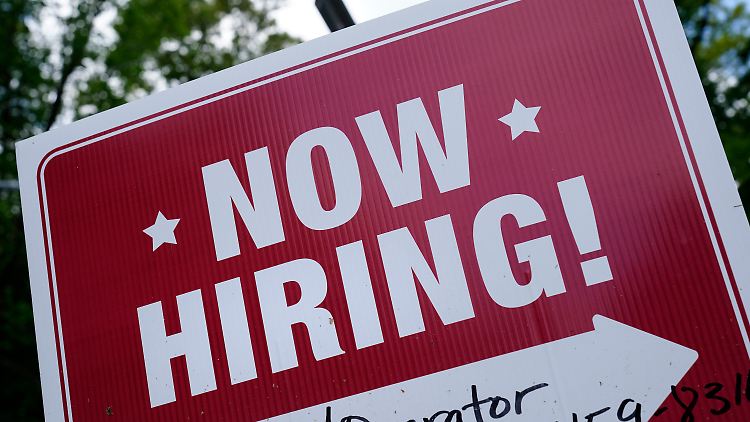 Mittlerweile hat sich der US-Arbeitsmarkt deutlich erholt und viele Unternehmen klagen über einen Arbeitskräftemangel.
