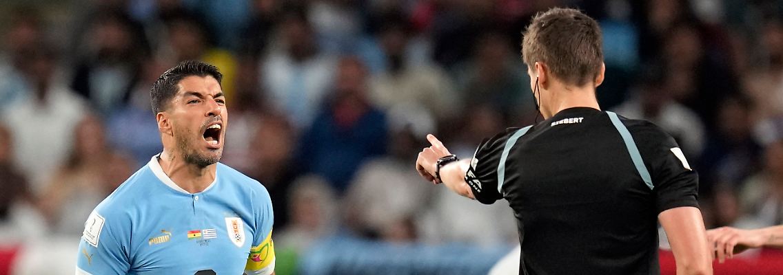 Mit den Entscheidungen von Daniel Siebert war Luis Suárez nicht immer einverstanden.
