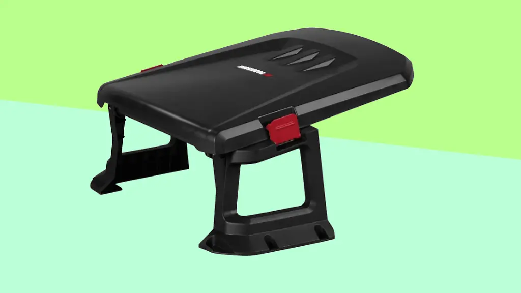 Diese-Garage-fuer-Maehroboter-gibt-es-im-Angebot-bei-Lidl