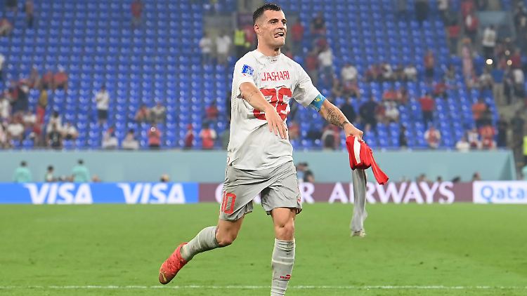 Dass Xhaka im Trikot seines Teamkameraden jubelt, ist schwer gegen ihn zu verwenden - aller naheliegenden Symbolik zum Trotz.