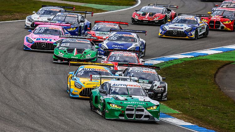 Die Meisterschaft 2022 gewann Sheldon van der Linde (BMW) vor Lucas Auer (Mercedes), René Rast (Audi), Mirko Bortolotti (Lamborghini) und Thomas Preining (Porsche).