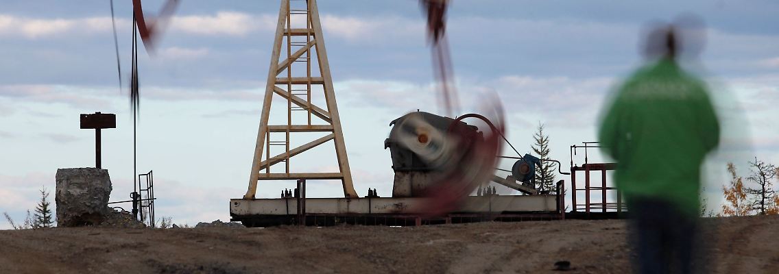 Eine Tiefpumpe steht in der Nähe der Stadt Usinsk, 1500 Kilometer nordöstlich von Moskau.