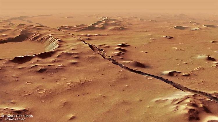 Blick auf die Mars-Oberfläche von Südosten nach Nordwesten.