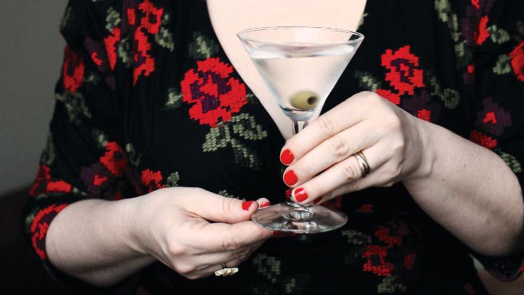 James Bond dürfte sich freuen: Stefanies Martini-Cocktail wird selbstverständlich geschüttelt.