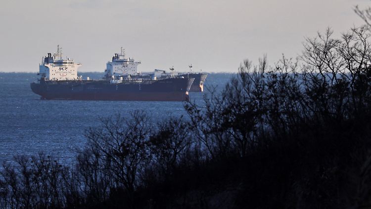 Russland ist für den Transport seines Öls bislang zu einem Großteil auf westliche Reedereien und Versicherungen angewiesen.