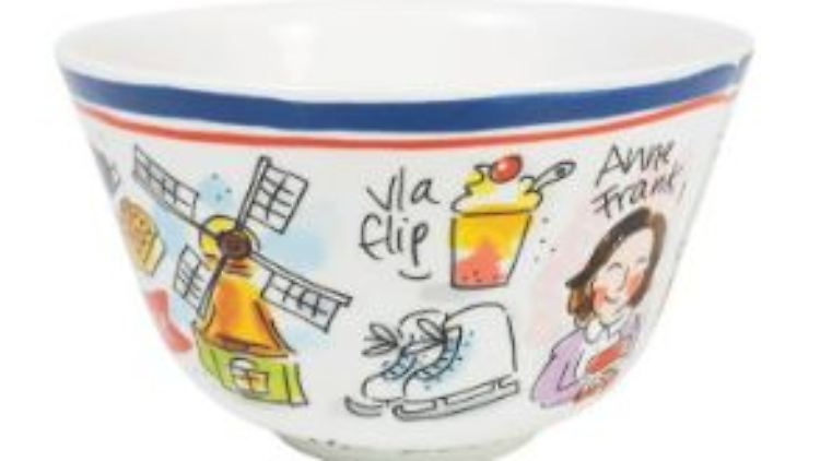  "Anne Frank auf kitschigem Geschirr", schrieb eine Nutzerin sozialer Medien.