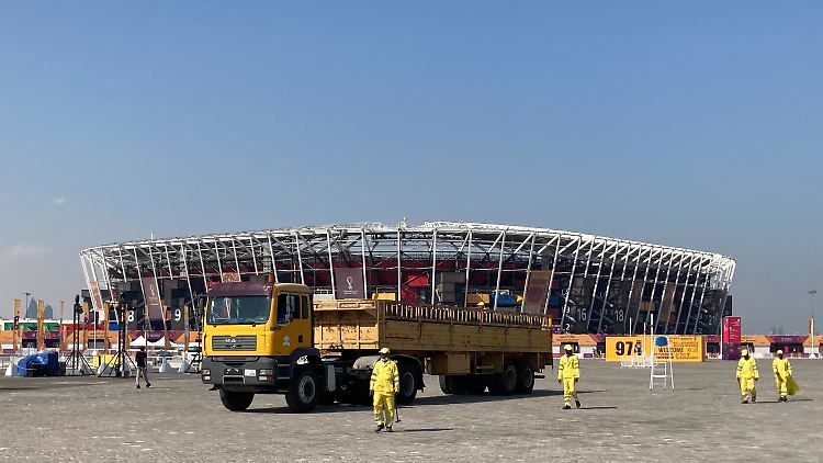 Über eine Nachnutzung des offiziell wiederverwendbaren Stadions ist bislang nichts bekannt.