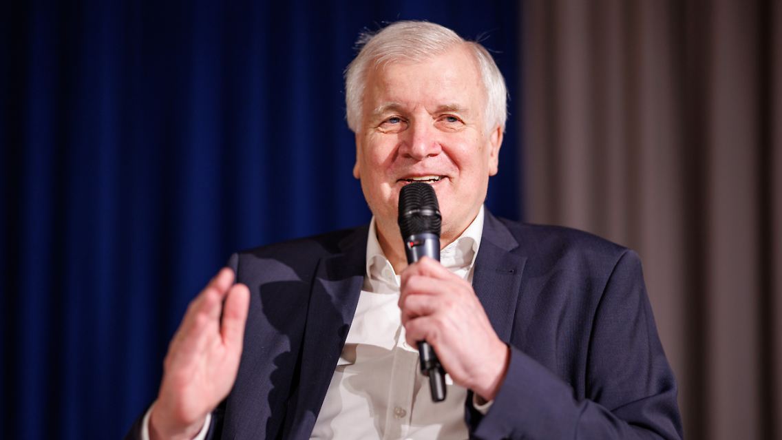 Wirkt im Ruhestand erleichtert: Horst Seehofer.