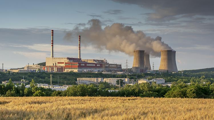 Erste Schritte für den Bau des dritten Reaktors wurden bereits 1987 unternommen.