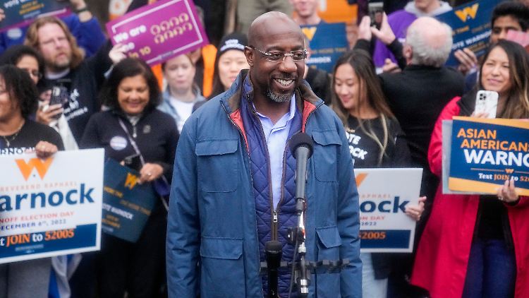 Raphael Warnock hat die Stichwahl in Georgia für sich entschieden. 