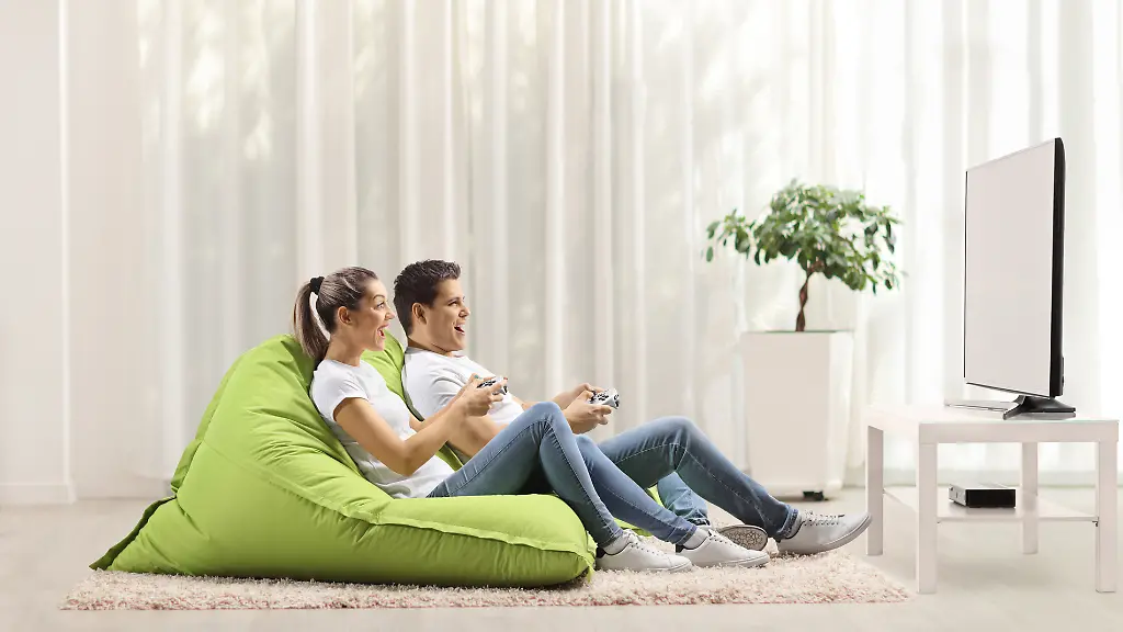 Der-empfohlene-Sitzabstand-zum-TV-ist-nicht-immer-der-Richtige-fuer-jeden-Geschmack