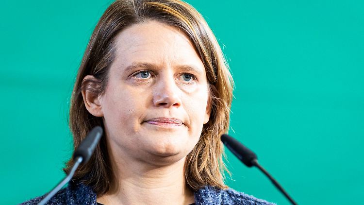 Julia Willie Hamburg ist keine Auto-Expertin, sitzt aber nun im VW-Aufsichtsrat. Kritik nimmt sie sportlich.