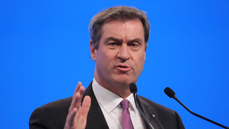 "Bei Frau Lambrecht wäre es einfach besser, wenn sie freiwillig aufhören würde", sagte Söder.