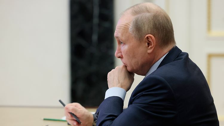 Auf Nachfrage räumte Putin ein, dass die Offensive in der Ukraine ein "langwieriger Prozess" sei.