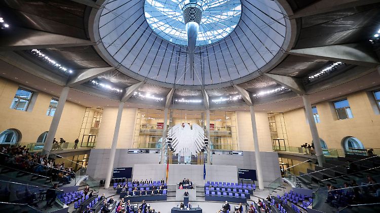 Mehrere Abgeordnete fordern, das Schutzkonzept für den Bundestag zu erhöhen.