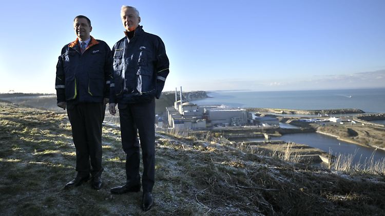 Wirtschaftsminister Bruno Le Maire und EDF-Chef Luc Remont besuchten den Standort Penly. Dort sollen die ersten neuen Atomreaktoren gebaut werden.