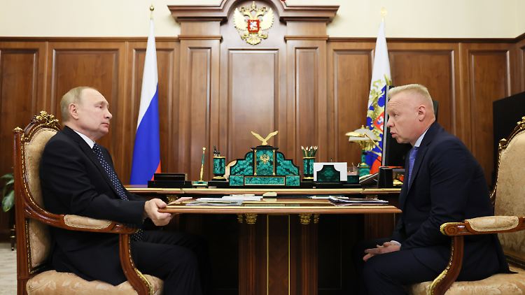 Der Unternehmer Dmitri Mazepin (r.) gilt als Vertrauter von Kremlchef Wladimir Putin.