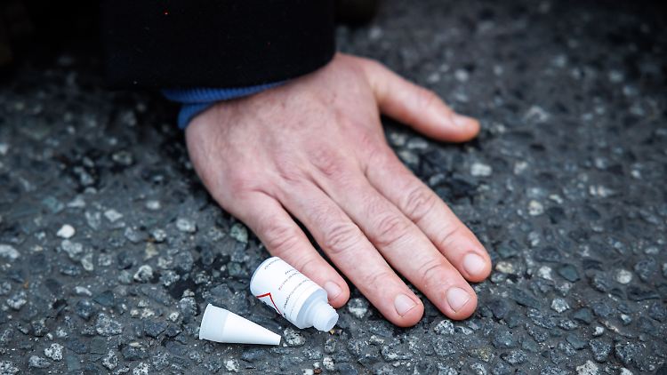 Klebstoff fürs Klima: Nicht nur Asphalt eignet sich als Protestgrundlage.
