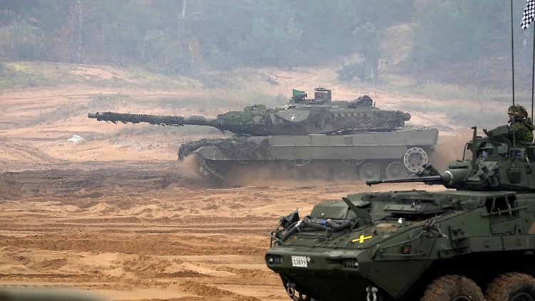 Die Ukraine fordert von der Bundesregierung seit Monaten die Lieferung von "Leopard-2"-Kampfpanzern.
