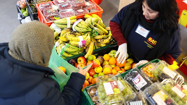 Mehr als zwei Millionen Menschen kommen regelmäßig in die Ausgabestellen der Tafeln.