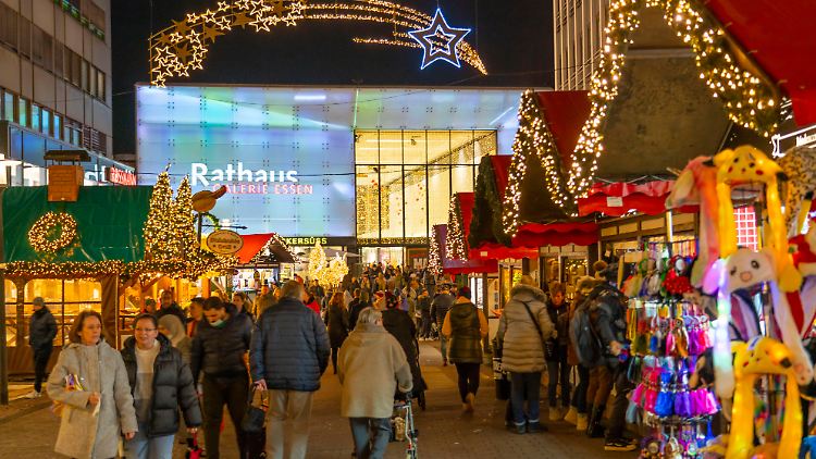 Der vergangene Samstag war nach ersten Meldungen der etwa 400 teilnehmenden Händler der bislang stärkste Verkaufstag des diesjährigen Weihnachtsgeschäfts. 