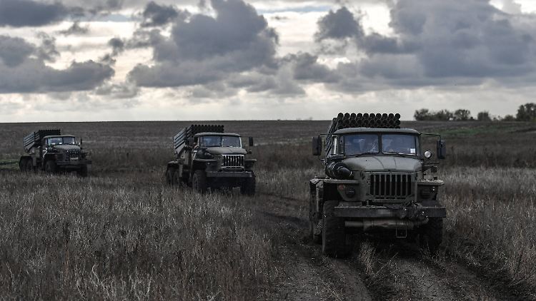 Russische Raketenwerfer in der Region Saporischschja.