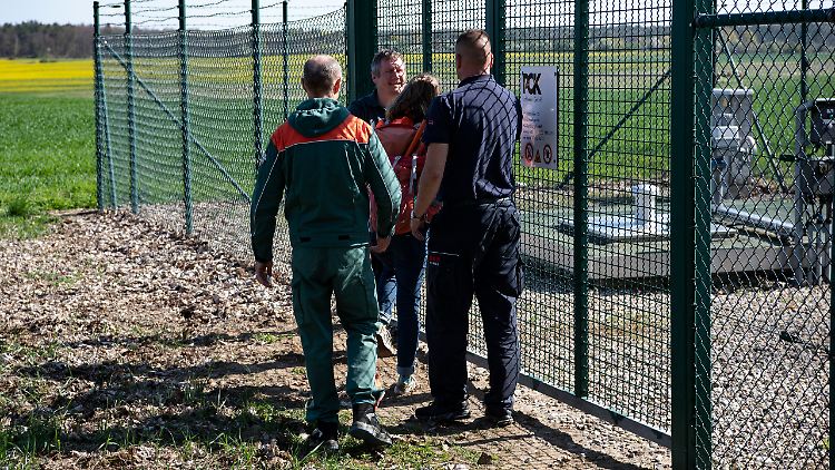 Bei Protestaktionen gegen Öl- und Gasimporte haben Klimaschützer im April versucht, die Versorgung über Pipelines in Brandenburg und im Rheinland zu unterbrechen.
