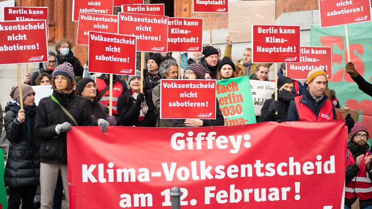 Die Initiative Klimaneustart kämpfte dafür, dass der Volksentscheid "Berlin 2030 Klimaneutral" zur Wahlwiederholung stattfindet, jedoch ohne Erfolg.