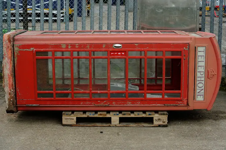 2012-05-02T120000Z-532821163-LM1E85214JO01-RTRMADP-3-BRITAIN