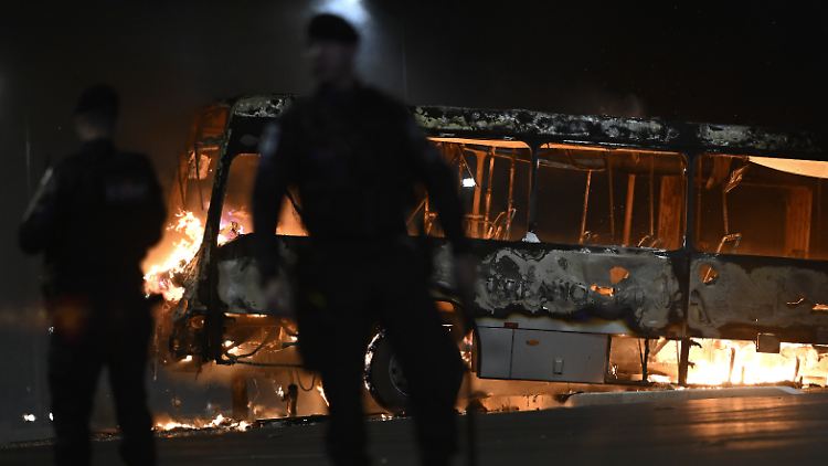In der Hauptstadt Brasilia gingen bewaffnete Sicherheitskräfte die Anhänger von Präsident Bolsonaro vor. 