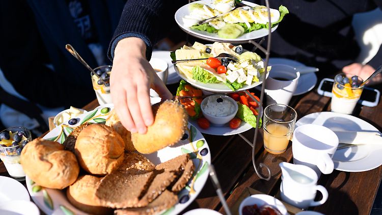 Es scheint etwas dran zu sein an der Redensart, morgens wie ein Kaiser zu essen.