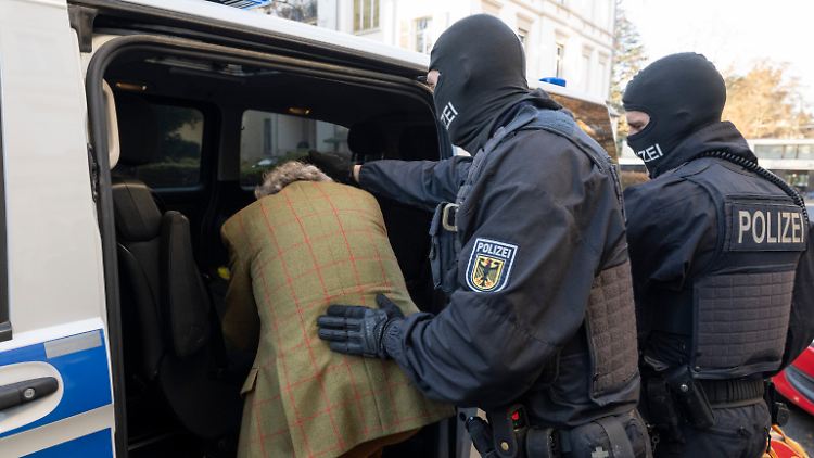 25 Männer und Frauen wurden in der vergangenen Woche unter Terrorverdacht festgenommen.