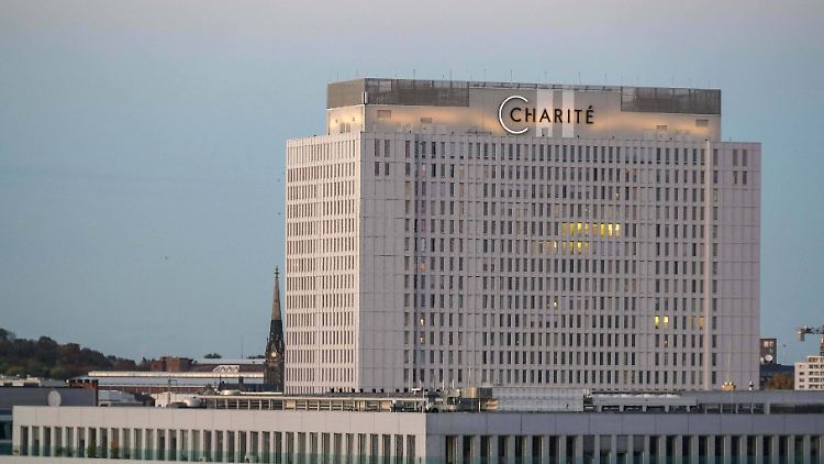 Ärzte und Pfleger melden sich krank: Hunderte Charité-Patienten bekommen gerade Termin-Absagen. 