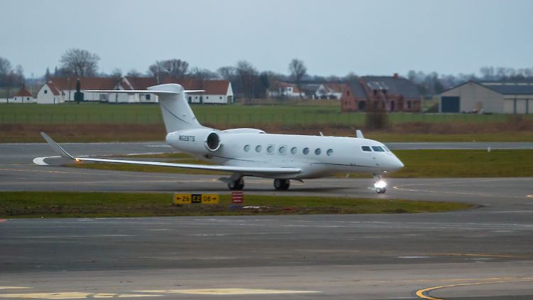 @elonjet verfolgte die Flugbewegungen von Elons Jet.