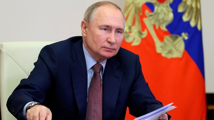 "Trotz der objektiven Schwierigkeiten des laufenden Jahres werden wir positive Ergebnisse bei der Armutsbekämpfung erzielen", sagte Putin.