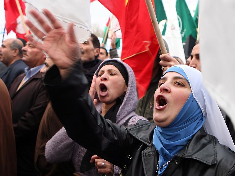 In Jordaniens Hauptstadt Amman protestieren die Menschen gehen die hohen Lebensmittelpreise.