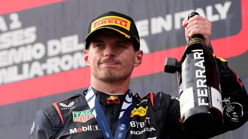 Freut-sich-nach-dem-Sieg-auf-sein-Bett-und-eine-Massage-Max-Verstappen