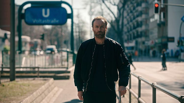 Muss erstmal solo ermitteln: Kommissar Karow (Mark Waschke).