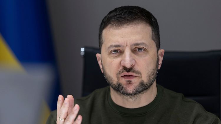 Ein vielgeehrter Mann: Selenskyj spricht bei der Verleihung des Sacharow-Preises am Mittwoch zu den Abgeordneten des EU-Parlaments. 